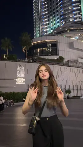 🇦🇪 arabic songs and dubai streets 🔥 #mahnoorsheikh #foryou #trend #goviral #viral #dubai #dxb #burjkhalifa #uae #uae🇦🇪 
