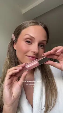 girly girls don’t gatekeep ✨ #fenty #fentybeauty #fentyglossbomb #fentybeautyglossbomb #sweetmouth #gloss #lipgloss #glossylips 