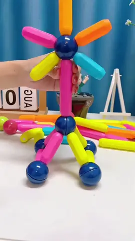 The super popular magnetic stick, seemingly a simple toy, is versatile and allows babies to use their imagination, hands and brains #educationaltoys#magneticstick