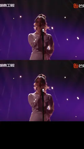 #Faouzia 一首歌用兩種極具反差的風格演繹，轉音與跳躍旋律完美結合，流暢而又有力的高音，傳遞出無與倫比的炙熱和魅力！ #歌手2024 #Singer2024 #sing