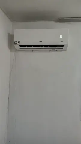 instalação de um ar condicionado split Midea inverter 12000 BTUs  . . . . . . #ar #floresdacunha #caxiasdosul #bentogonçalves #farroupilha #novohamburgo #canoas #instalador 