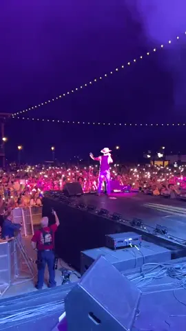 the #1 country music artist in the world in milwaukee! #fyp #dixondallas #countrymusic