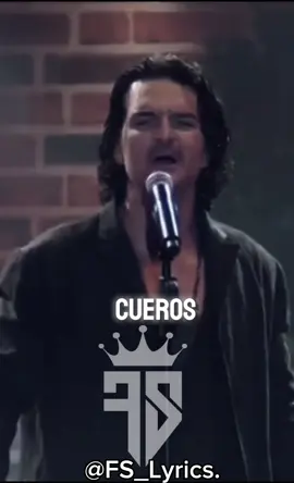 Ricardo Arjona -Desnuda  ~~ No es ninguna aberración sexual Pero me gusta verte andar en cueros Al compás de tus pechos aventureros Víctimas de la gravedad~~ #ricardoarjona #arjonadesnuda #guatemala🇬🇹 #videolyrics #Lyrics #fs_lyrics 