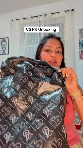 My firs PR package from @Victoria’s Secret @VSPINK . #vspartner @victoriassecret @vspink #VSPartner #unboxing 