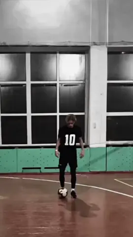 Young Mudryk 🇺🇦🤙 #mudryk #futbol #skills #shaktardonetsk #fyp #viral 