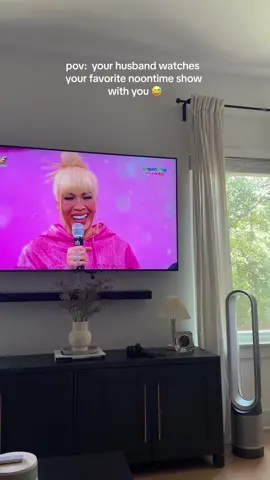 ang serious! kala mo talaga naiintindihan 😙😂🤣  #filipinotok #tiktokphilippines #tagalog #tiktokph 