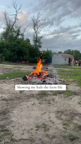 Bringing my kids to the place I grew up. #life #childhoodmemories #farmlife #farm #countryliving #MomsofTikTok #contentcreator #influencer #fypシ゚viral #fyp 