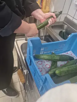 #lustigevideos #funnyvideos #lachen #spaß #lustig #funny #lachenistgesund #lachenbisderarztkommt #küche #selbermachen 