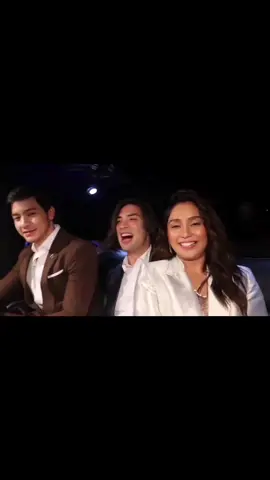 Throwback Video: Napaka generous naman talaga ni pogi, nagrent pa talaga siya ng Limo during HLG premiere night, para sa casts ng HLG.😍💚 #KathDen #HelloLoveGoodbye  #HelloLoveAgain 