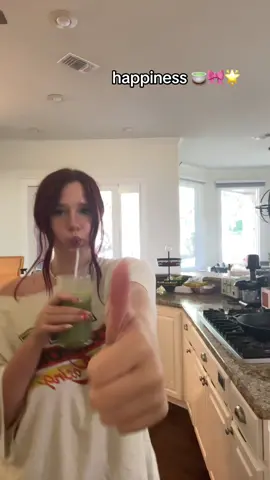 guys its really yum @Chamberlain Coffee #fyp #girlhood #fangirl #relatable #matcha 