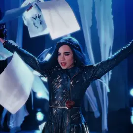 Chloe tiene que esforzarse mucho si va a llenar los zapatos de Evie 💙 | #eviedescendants #eviedescendantsedit #eviedescendantsedits #eviedescendientes #eviedescendientesedit #eviedescendientesedits #alexo_edits 