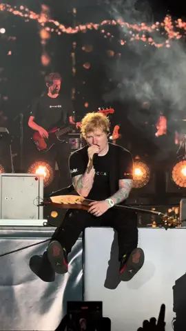 Thinking Out Loud 💚 #live #lucca #luccasummerfestival #edsheeran #mathematicsworldtour 