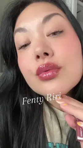 Shade Riri slays! #fentybeauty #fentyglossbomb #fentyriri #ririglossbomb #fentybeautyglossbomb #ultamusthaves #minigloss 