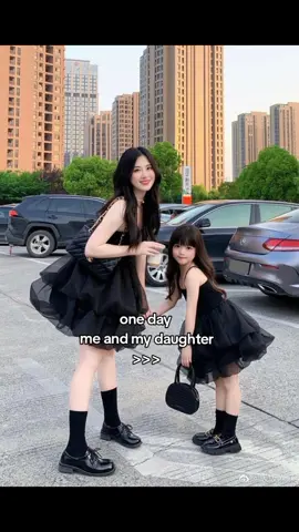one day❤️‍🔥 #couple #momanddaughter #likemotherlikedaughter #outfit #OOTD #fashion #inspirasioutfit #ideoutfit #bajucouple #fyp 