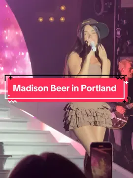 The hat added that extra umpfh 😩🫶🏼🫶🏼 #SpinninTour #madisonbeer #baby #portland 