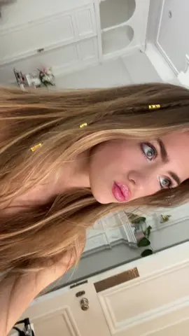 New way of filming?🤭#model #fyp #foryoupage #aesthetic #SuperModel #runwaymodel #topmodel #zyxbca #beauty #fr #fypage 