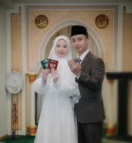 Wahai bidadariku , Akhirnya aku bisa memilikimu selamanya, seutuhnya 💕Mari menua dan bahagia bersama sampai akhir hayat 🥰  Alhamdulilah🤲 Big thanks to (本当にありがとうございました) :  Allah swt  kbritokyo Keluarga jepang keluarga di Indonesia Teman-teman Di Indonesia , Jepang  Thanks for cooperation : MUA : @yuanita_makeup_japan FG 📸 : @pikuchamory  Bingkai Mahar : @ourstory.ci 本当に素敵な結婚式でした💞 #Sundaxjapan #wedding #Fyp #Viral #Nikah #Istrijepang 