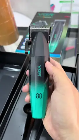 ဘယ်လိုအနေအထားလဲဆိုတာ လာကြည့်လိုက်ဦး 😎 #Chatbox #myanmartiktok🇲🇲🇲🇲 #instock #barbermyanmar #myanmar#barbershop #shwelanthitbarberaccessories #hairtrimmer #hairclipper #wmark #ဆံပင် #vgr #barber #myanmartiktok #tiktok 