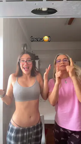Mi mamá y yo cuando suena: Baila, baila, mentirosa 🐊🤞🏼💞@Mimita 