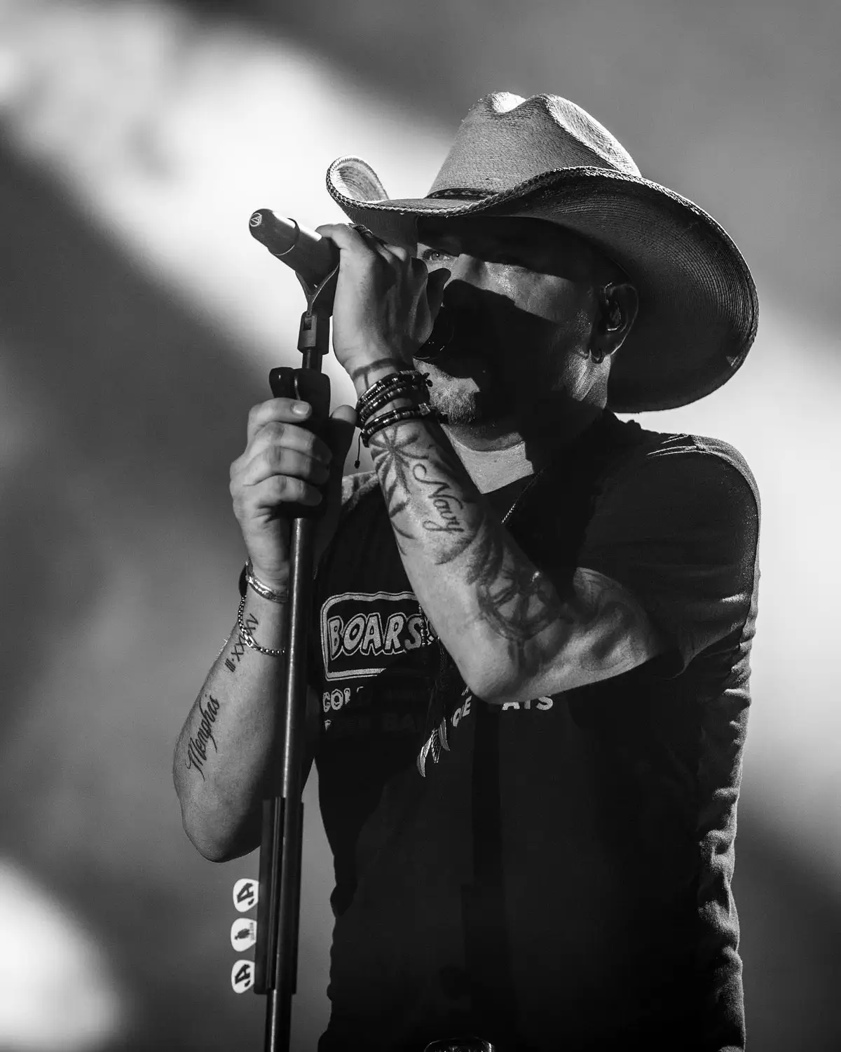 I cut my teeth playin the Stillwater’s Saloon in Ocala, FL. back in the mid/late 90’s. That town will always hold a special place in my heart. It was really cool to come back all these years later and u guys show up for us like you did. 30k strong at Rock The Country. 🇺🇸 Thanks for having us back and for all the good times! Drink one for me Ocala 🍻.  #ocala #ocalaflorida #jasonaldean #jasonaldeanmusic #rockthecountry  