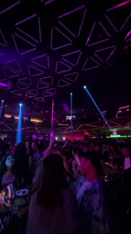 WHAT’S GOING ON?! 🙌🏼👀🍻🍾🪩 . . . #xylo #BGC 