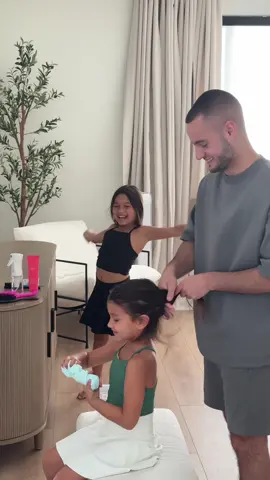 Girls hairstyle 🫶🏼 my favorite part of the day 🤍 #singledad #singledadlife #hairstyle #girlshairstyle 