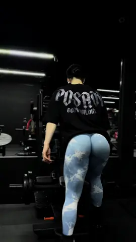 #fyp #gym #motivation #glutesworkout 