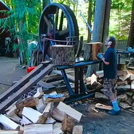 The invention of the most modern splitting firewood is mine #invention #logging #logger #loggingvideos #firewood 