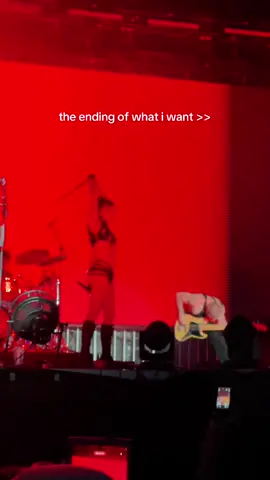 katie’s hair so iconic ⭐️ @MUNA @Katie Gavin #whereismuna #muna #munaconcert #munalive #katiegavin #josettemaskin #naomimcpherson #lapride #laprideinthepark #wlw #losangeles 