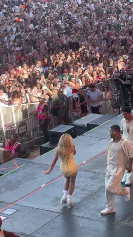 so many singers in new york 