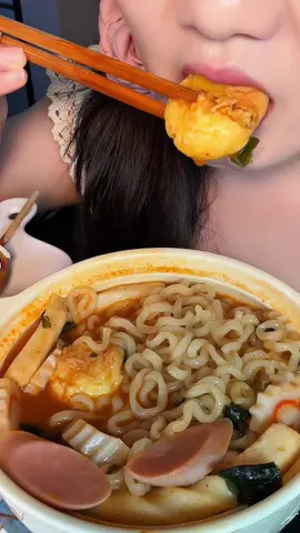 Mì ramen + Hotdog 🌭#mukbang     #anvat #andem #eatingshowasmr    #mukbangeatingshowtiktok                #miramen #hotdog #typ #xuhuong 