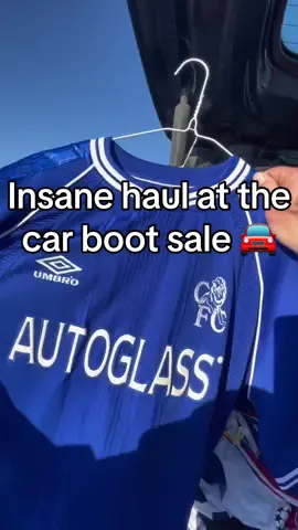 Crazy week at the car boot!!!  Lucked out on a ton of vintage football shirts aswell as a bunch of other cool pieces. Stick around and see what I found !