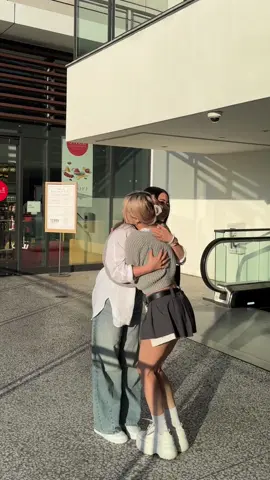meeting @Helen Peng for the first time 🥰 #sofimanassyan #viral #influencers 