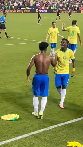Vinicius and Endrick 🤝 #vinicius #endrick #viniciusjunior #fyp #brasil🇧🇷 #brasil #football #foryou 