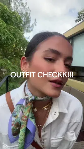 Comenta tu opinion de mi outfit… a mi me encanto y mega comoda!  Shirt @Free People  Jeans @Levi’s  Shoes @New Balance 9060  Handkerchief: souvenir en the metropolitan museum of art #OOTD #fitcheck #fashion #outfit #foryou #fyp 