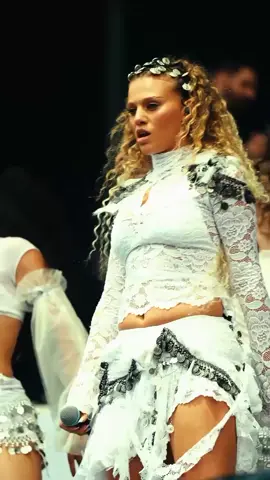 Elyanna Ganeni live pfe at @govballnyc  #elyanna #itselyanna #ganeni 