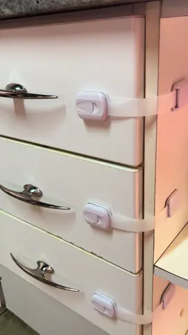 Trava para gaveta. Bebe https://produto.mercadolivre.com.br/MLB-4769331026-trava-para-gaveta-_JM