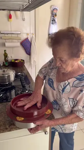Amanhã vc trabalha #humor #viral #kk @Vovó Maria 