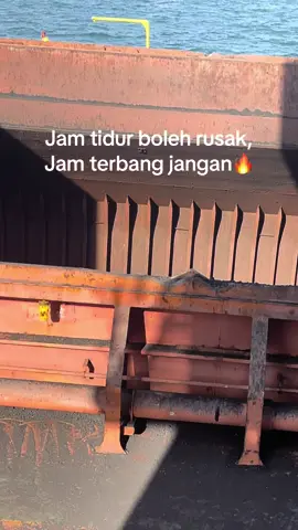Terbang tanpa pilot🚀#fypppppppppppppp#masukberanda#capcut#fypシ゚viral#imiphelemkuning👷#jettylabota_morowali_sulteng👷‍♂️ 