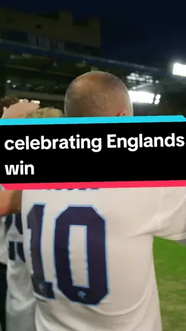 the moment England won tonight #twhiddleston #tomhiddlestontiktok #hiddlestonersforever #socceraid #socceraidskills #unicefukambassador 