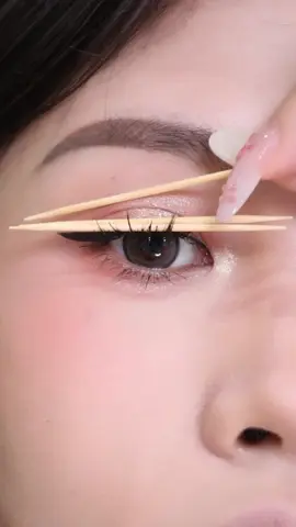 สำหรับเพิ่มขนตายาวเป็นธรรมชาติ และความงอนขนตา ยิ่งปัดยิ่งยาวขึ้น!~😍 #BeautyTok #pinkflash #pinkflashth #mascara 