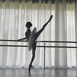 🩰 #ballet #balletdance #medalha #sapatilha #balletfy #sonho #ndesista #fyy #viralfyp #foryoupageofficiall #viraltiktok #viral 