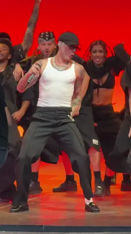 the moment peso stepped wrong and messed up his ankle but kept going 😭 love him!!! #pesopluma #govball2024 #govballnyc #newyork 