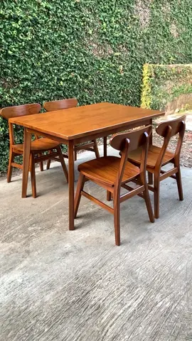 meja makan ropan set kursi 4 bahan kayu jati, finishing melamic natural walnut #furniture #mejaropan #mejamakan #mejamakanminimalis #homedecor #mejamakanberkwalitas #mejamakanmurah #99decofurniture #mebel #dekorasirumah 