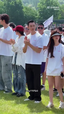 จ้าวลู่ซือและเฉินเหว่ยถิงเปิดกล้องซีรีส์เรื่องใหม่ 许我耀眼 Love’s Ambition #赵露思 #ZhaoLusi #Rosyzhao #trieulotu #조로사 #จ้าวลู่ซือ #许我耀眼 #LovesAmbition #เฉินเหว่ยถิง #WilliamChan #陈伟霆 