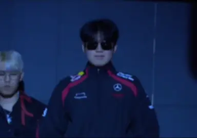 Không biết đánh ở Home Ground có làm quả chào sân như này k=)) #zeus #t1 #lck #foryou 
