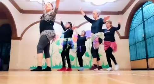 Felices en nuestras clases... Únete a la familia YiZaf Estudio 💜💙💚. #danzaarabe #bailaconnosotros #dance #clasesdebaile #disfrutaybaila #estavidameencanta #principiante #bellydance #yizafdanzaoriental #yizafestudiodedanza #yizafestudio 