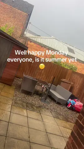 Happy Monday everyone hope you all have a great week! #monday #raining #rain #fyp #foryou 