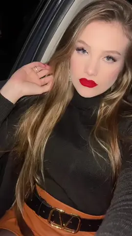 ✨🍒✨@ꪖꪶꪖⅈꪀ᥇ꪑ 😈 #outfitideas #fashionstyle #fashiontiktok #girlstyle #womanstyle #girlfriend 