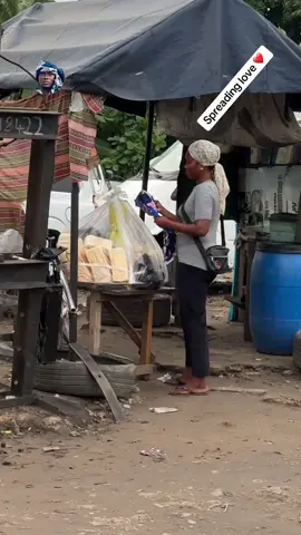 Spreading love in the streets of Lagos #viralvideos #trending #viral #prank #prankvideo #goviral #funnyshit #funny #trendingreels #blowout #viraltiktok #money #viralreels #viralvideo #reels #blowthisup😍 @Don Jazzy @Gossip Girl @Yabaleftonline 